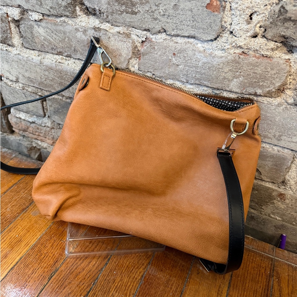 Antik Kraft Tan Crossbody Bag with Black Strap